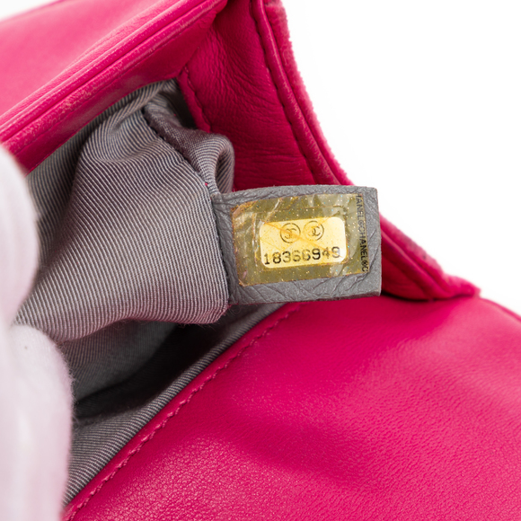 Chanel Boy de Chanel Small  in Pink Velvet - Picture 9 of 9